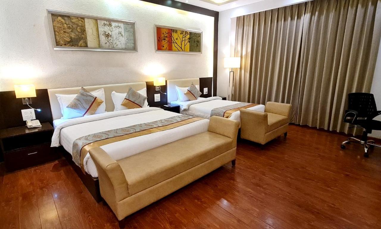 Bravura Gold Resort Meerut Exterior foto