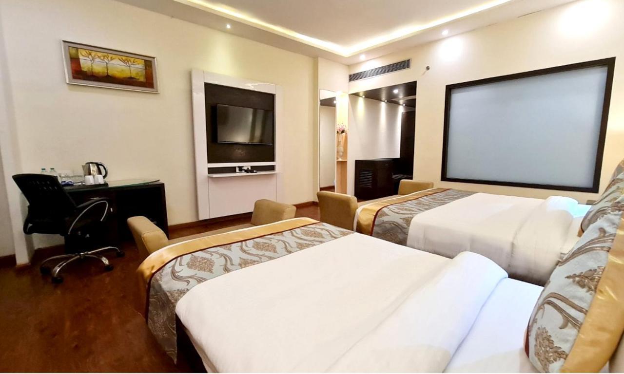 Bravura Gold Resort Meerut Exterior foto