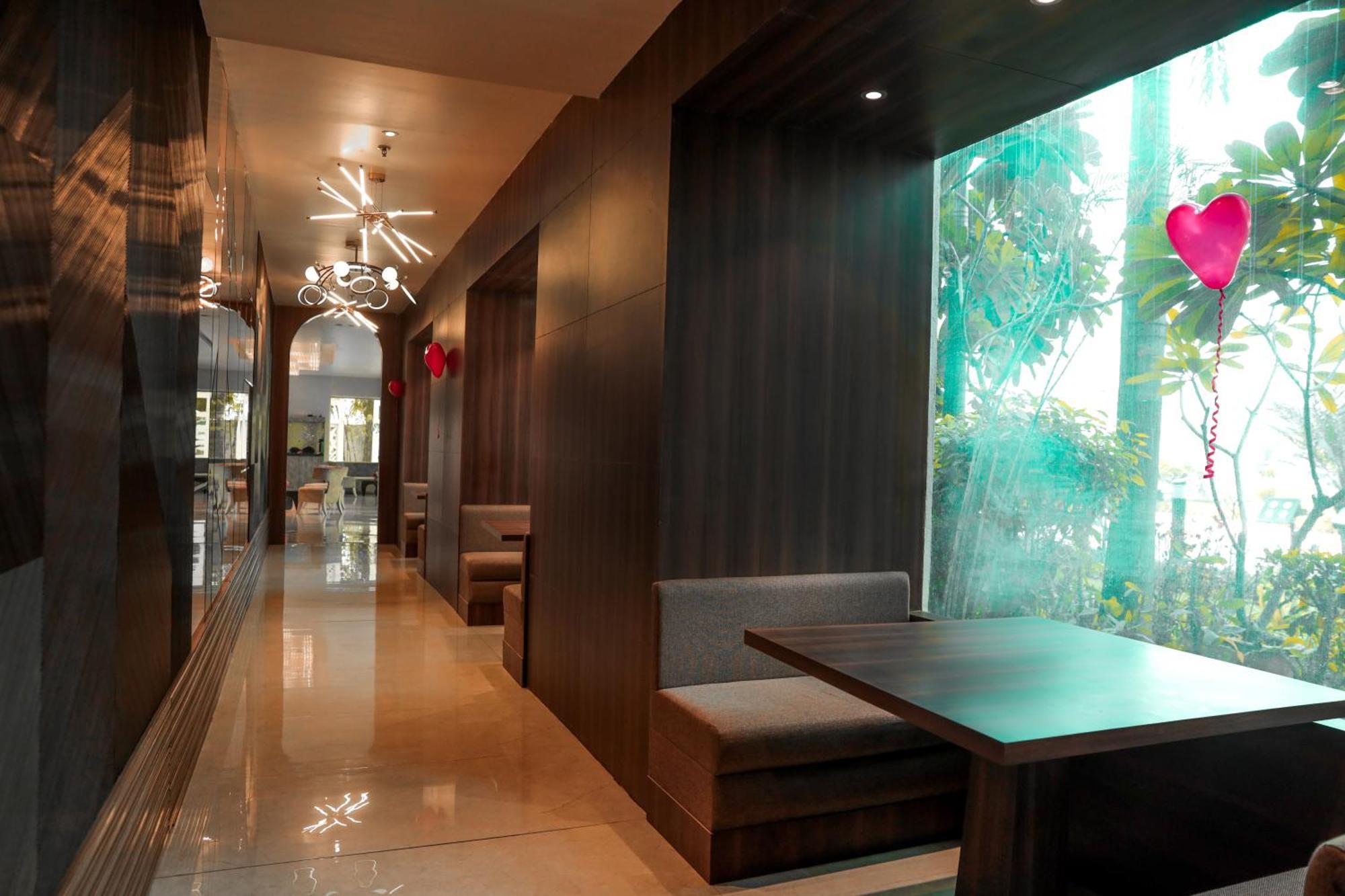 Bravura Gold Resort Meerut Exterior foto