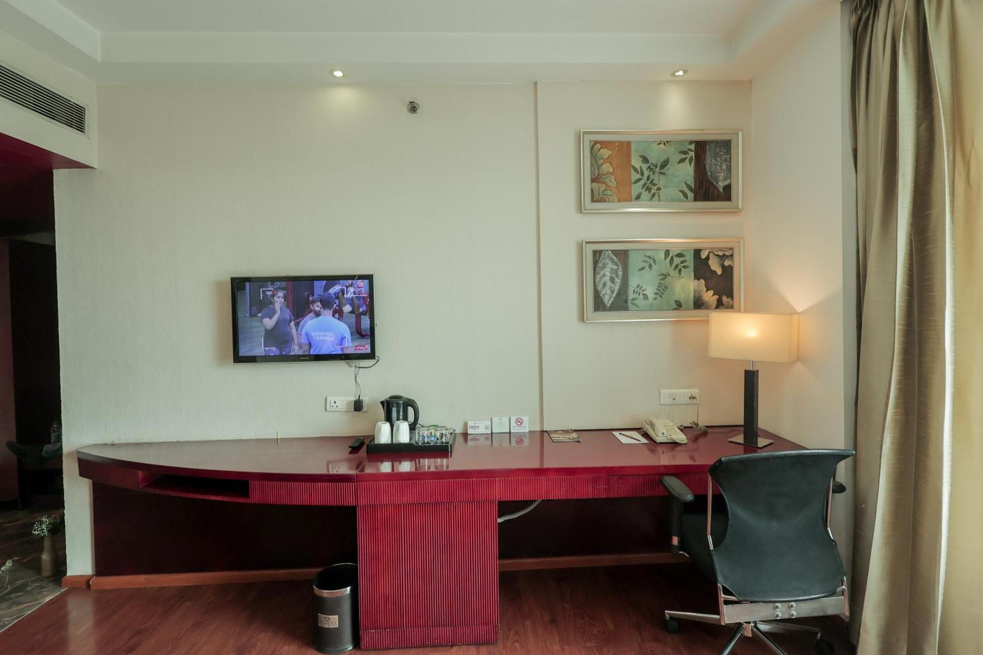 Bravura Gold Resort Meerut Exterior foto